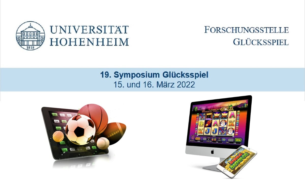 19. Symposium Glücksspiel Universität Hohenheim Bildschirm mit Online-Slot Tablet mit Sportwetten Quoten und Bällen