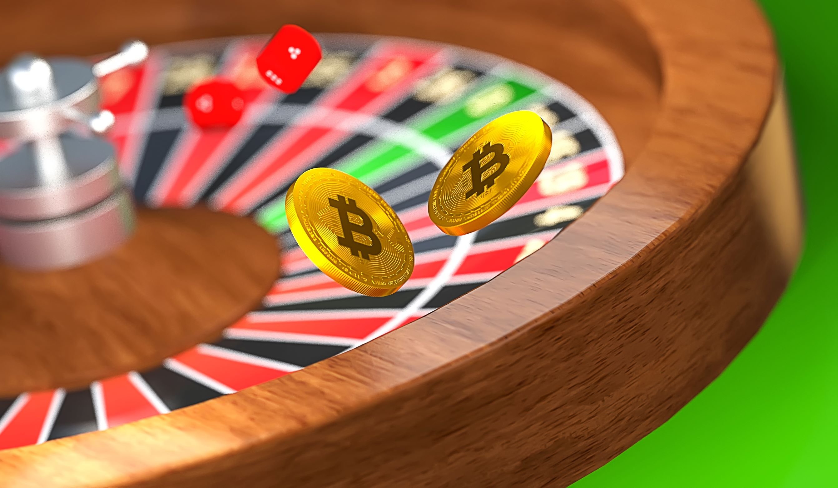 Goldene Bitcoin Münzen fallen in Roulette-Kessel rote Würfel