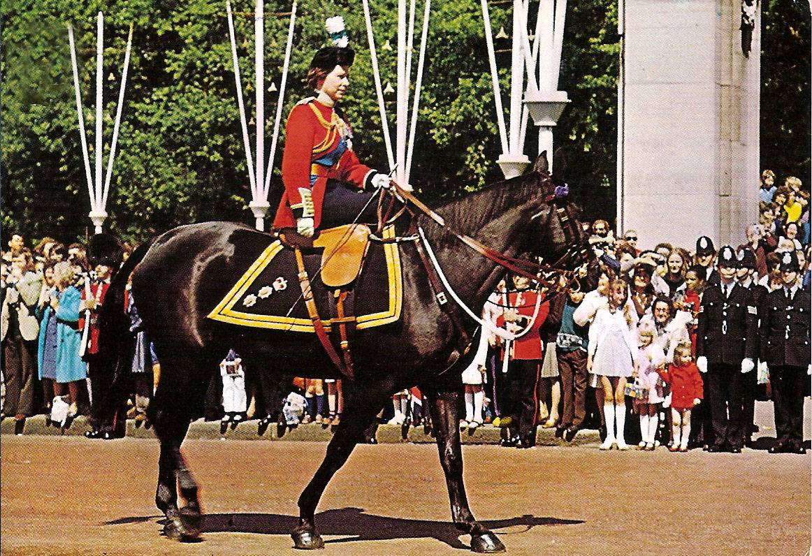 Queen auf einem Pferd